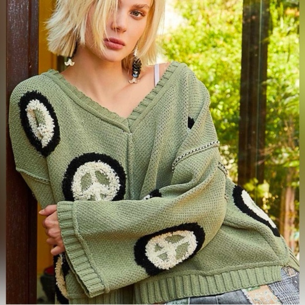 BLUE VELVET SWEATER